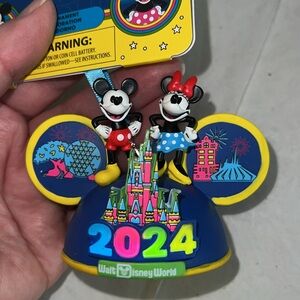Mickey and Minnie Mouse Light-Up Ear Hat Ornament – Walt Disney World 2024